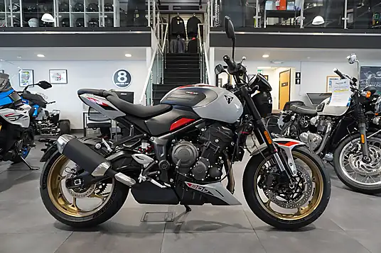 2026 Triumph TRIDENT 800