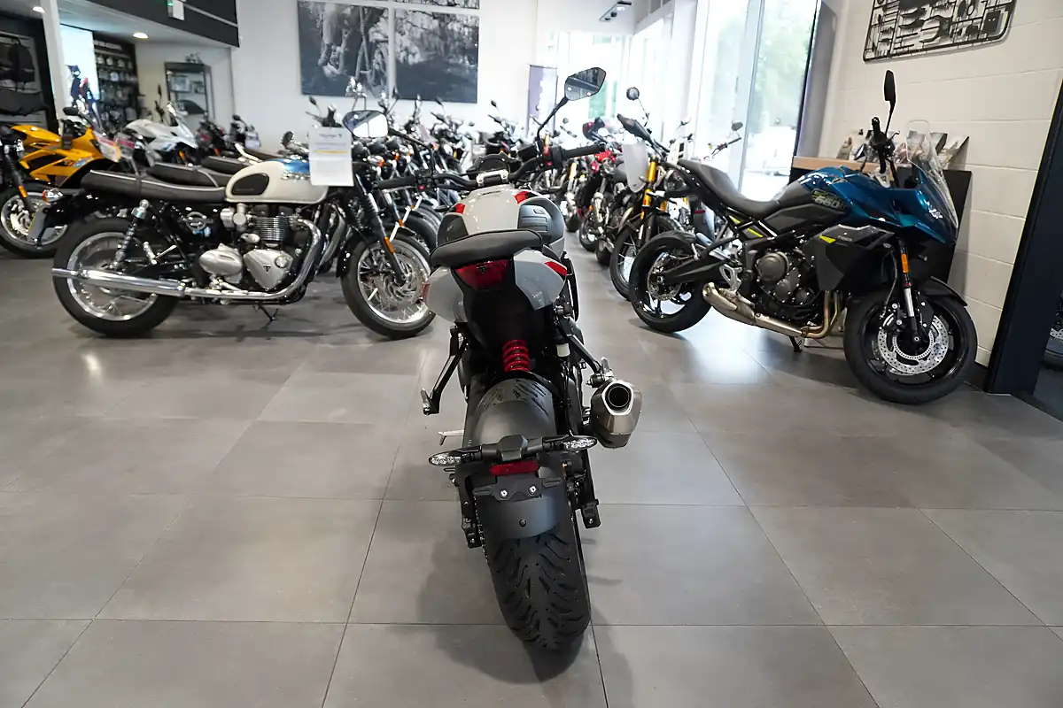 Used 2026 Triumph Trident 800 Ash Grey - Interior and Exterior details 4