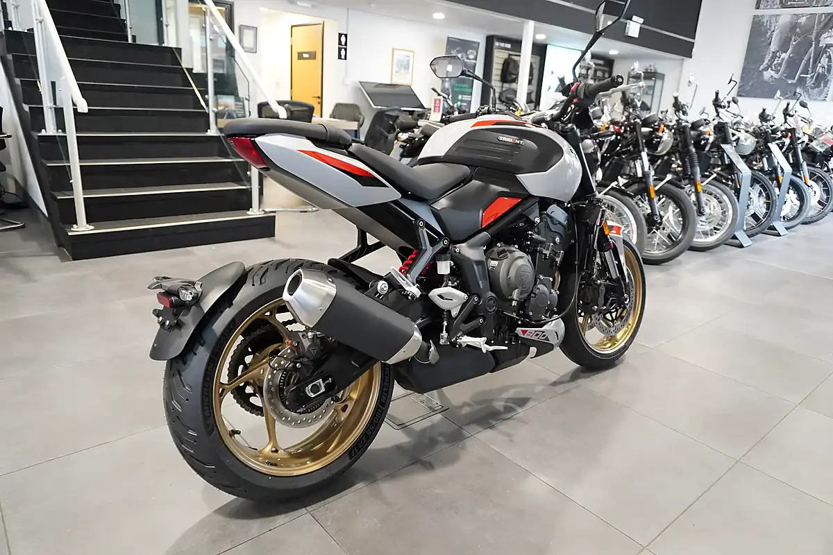 Used 2026 Triumph Trident 800 Ash Grey - Interior and Exterior details 5