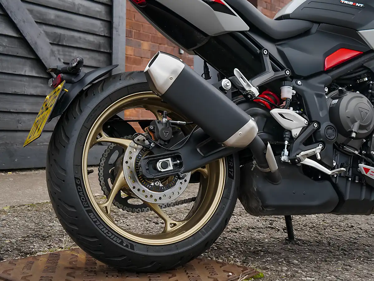 Used 2026 Triumph Trident 800 Ash Grey - Interior and Exterior details 12