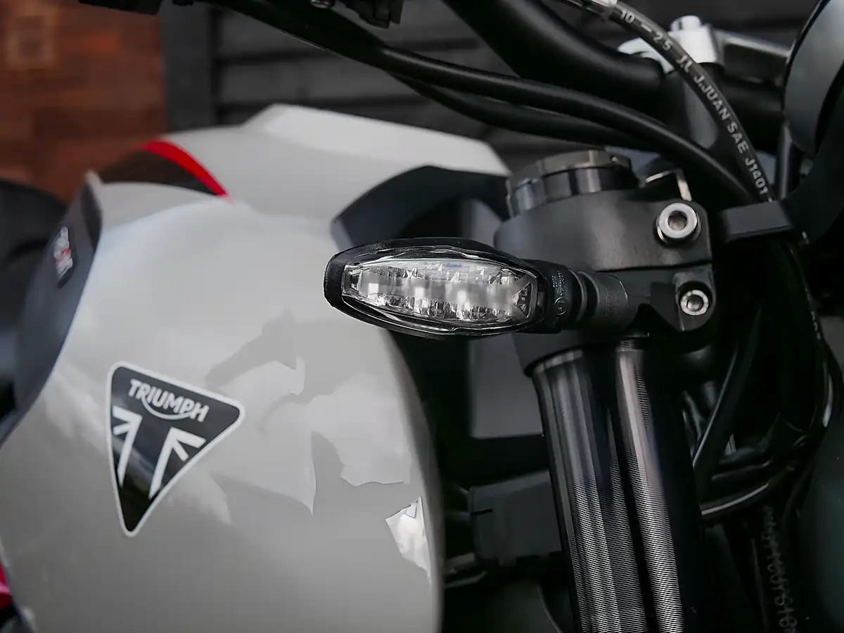Used 2026 Triumph Trident 800 Ash Grey - Interior and Exterior details 5