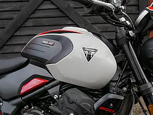 Used 2026 Triumph Trident 800 Ash Grey - Interior and Exterior details 7