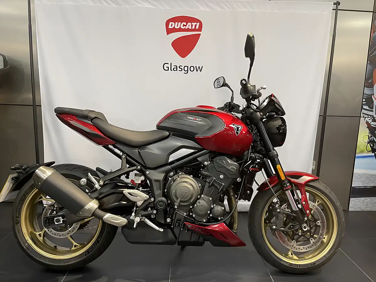 Used 2026 Triumph Trident 800 Carnival Red - Front View