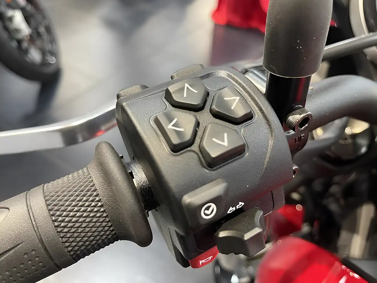 Used 2026 Triumph Trident 800 Carnival Red - Interior and Exterior details 11
