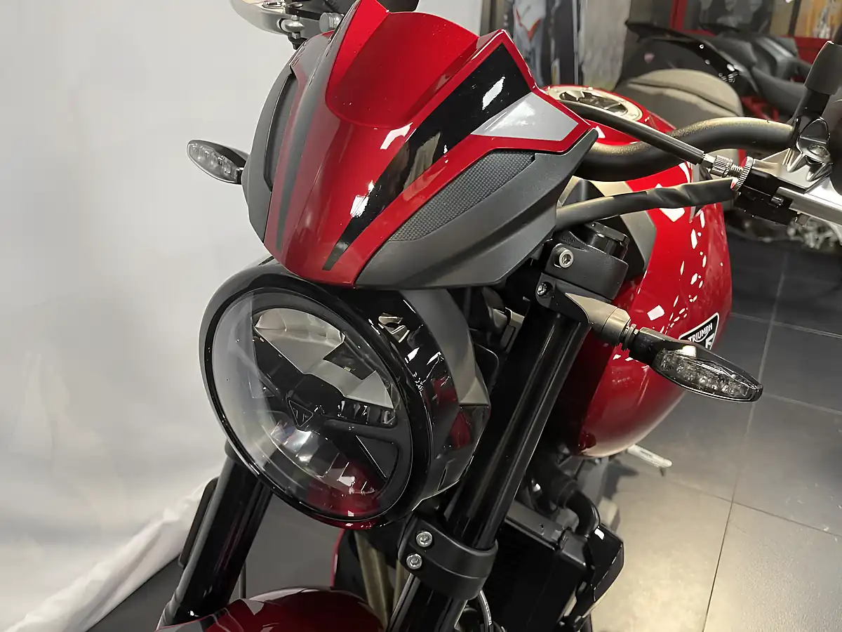 Used 2026 Triumph Trident 800 Carnival Red - Interior and Exterior details 13