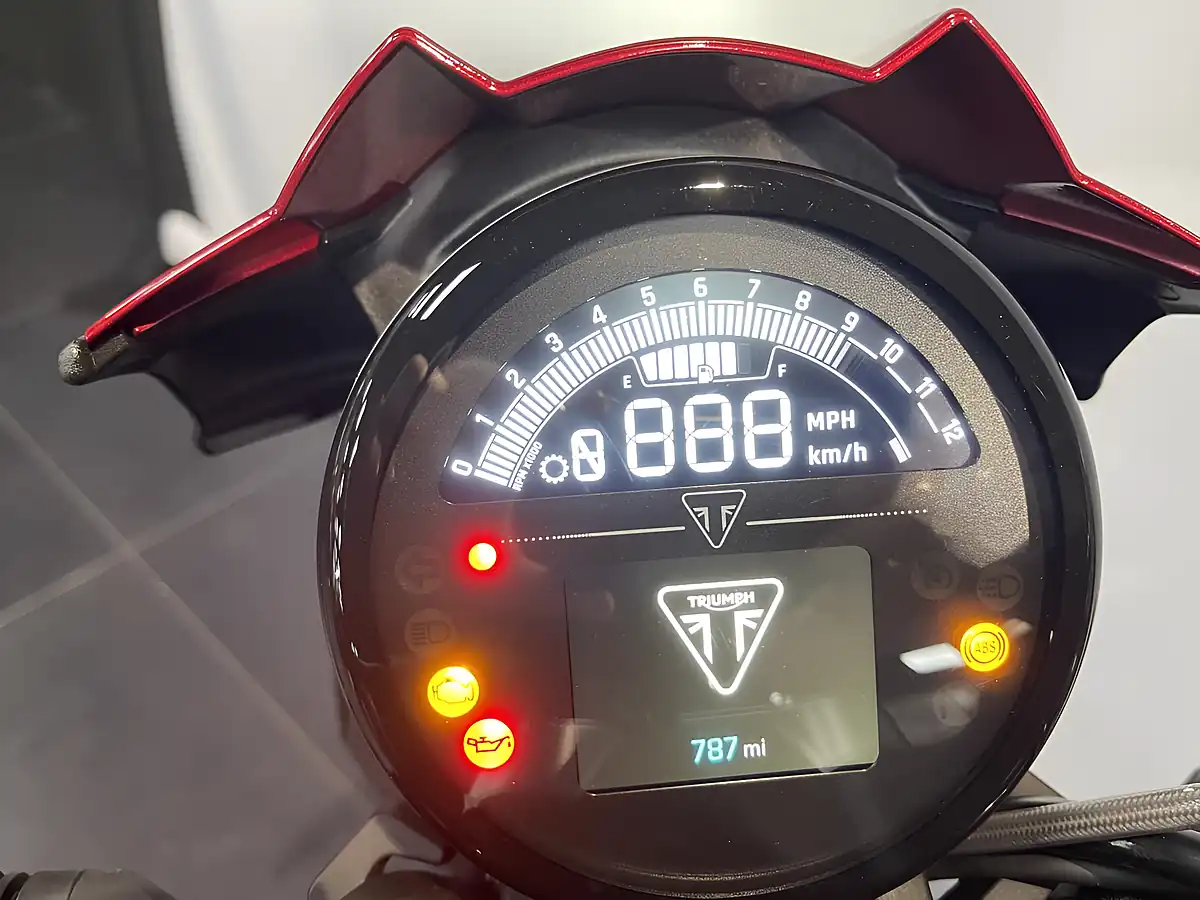 Used 2026 Triumph Trident 800 Carnival Red - Interior and Exterior details 14