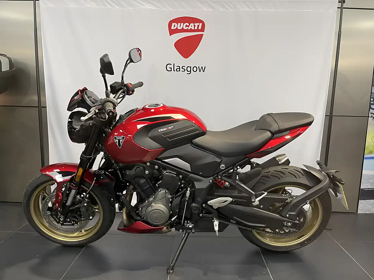 Used 2026 Triumph Trident 800 Carnival Red - Interior and Exterior details 4