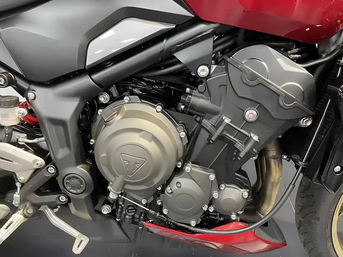 Used 2026 Triumph Trident 800 Carnival Red - Interior and Exterior details 7