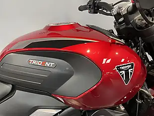 Used 2026 Triumph Trident 800 Carnival Red - Interior and Exterior details 8