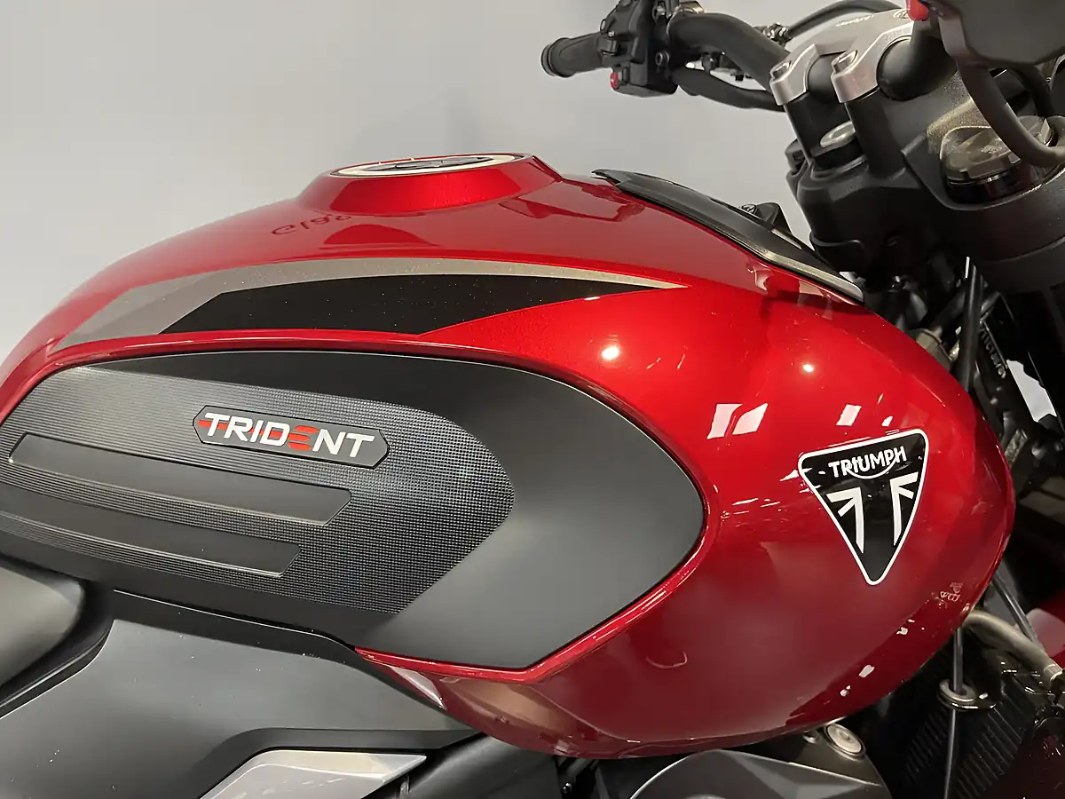 Used 2026 Triumph Trident 800 Carnival Red - Interior and Exterior details 8