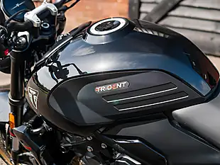 Used 2026 Triumph Trident 800 Jet Black - Interior and Exterior details 17