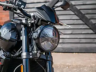 Used 2026 Triumph Trident 800 Jet Black - Interior and Exterior details 5