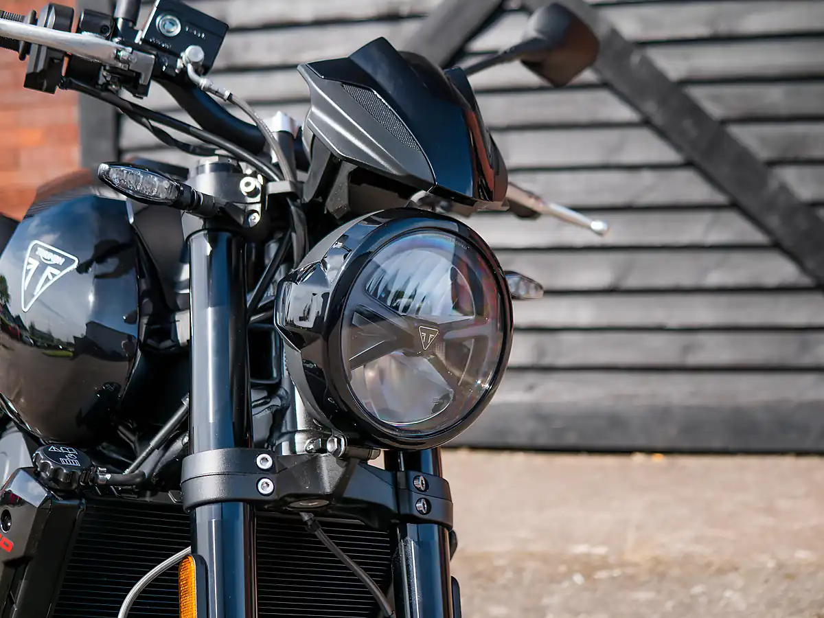 Used 2026 Triumph Trident 800 Jet Black - Interior and Exterior details 5