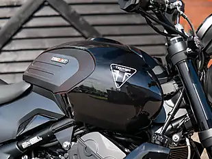 Used 2026 Triumph Trident 800 Jet Black - Interior and Exterior details 7