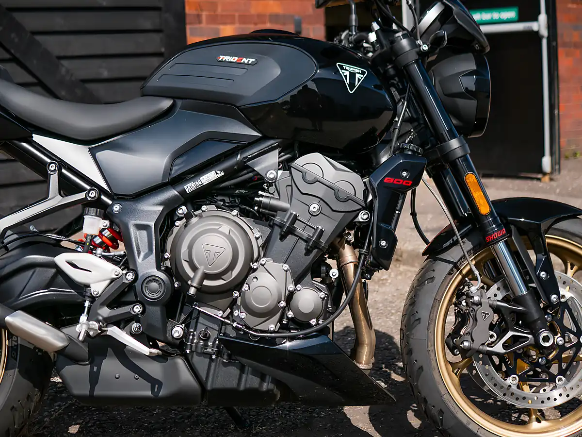 Used 2026 Triumph Trident 800 Jet Black - Interior and Exterior details 9