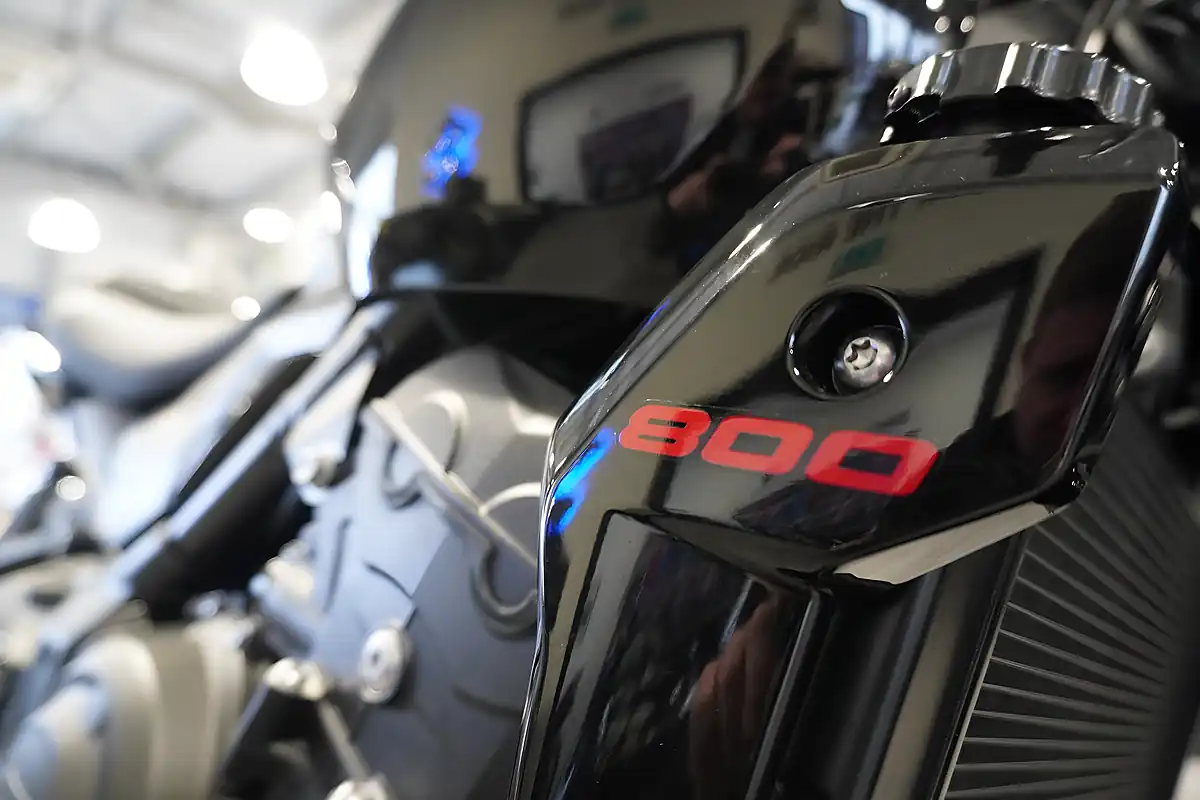 Used 2026 Triumph Trident 800 Jet Black - Interior and Exterior details 10