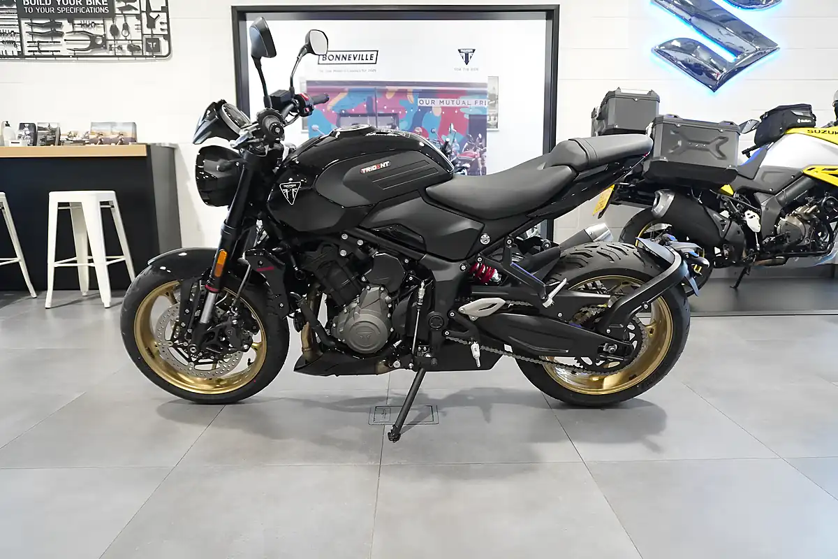 Used 2026 Triumph Trident 800 Jet Black - Interior and Exterior details 2