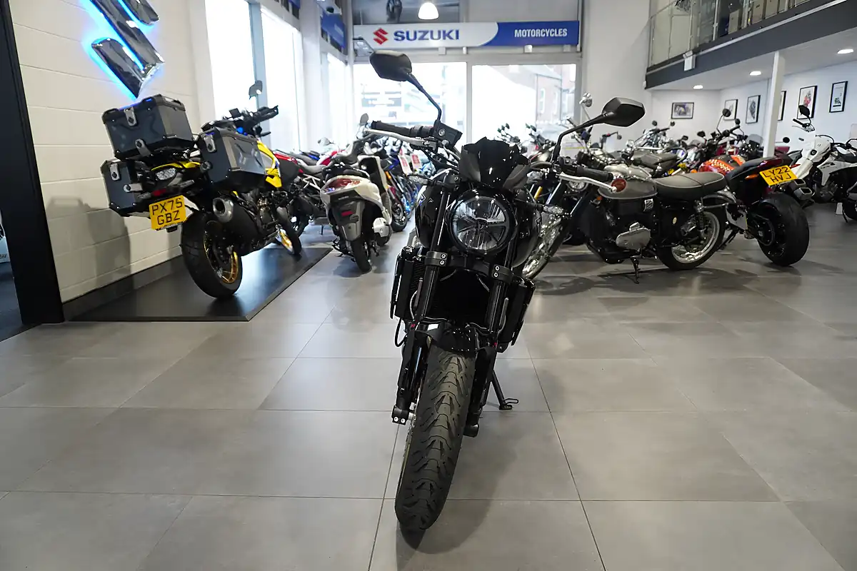 Used 2026 Triumph Trident 800 Jet Black - Interior and Exterior details 3