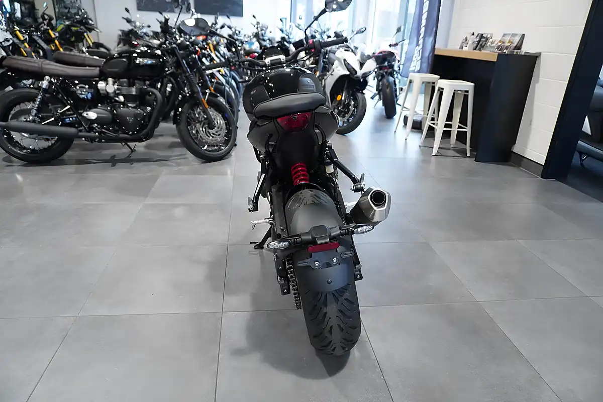 Used 2026 Triumph Trident 800 Jet Black - Interior and Exterior details 4