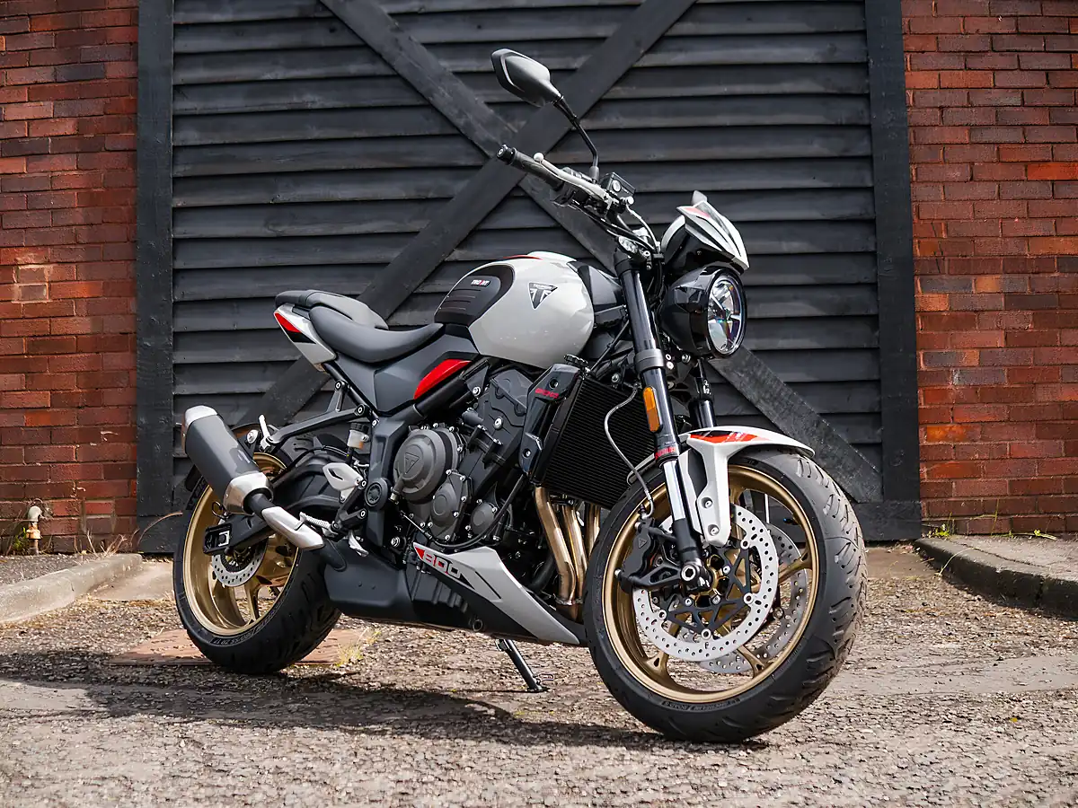 Used 2026 Triumph Trident Ash Grey - Interior and Exterior details 3