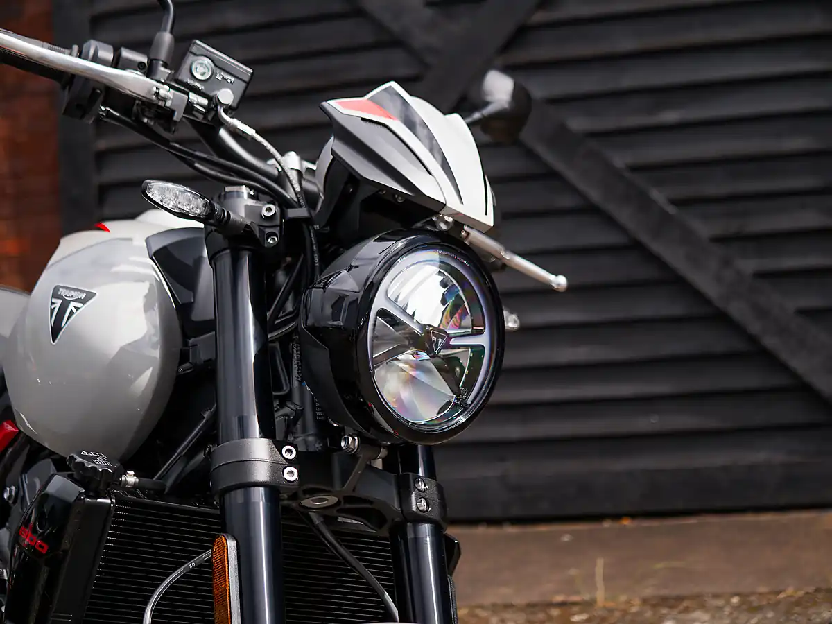 Used 2026 Triumph Trident Ash Grey - Interior and Exterior details 7
