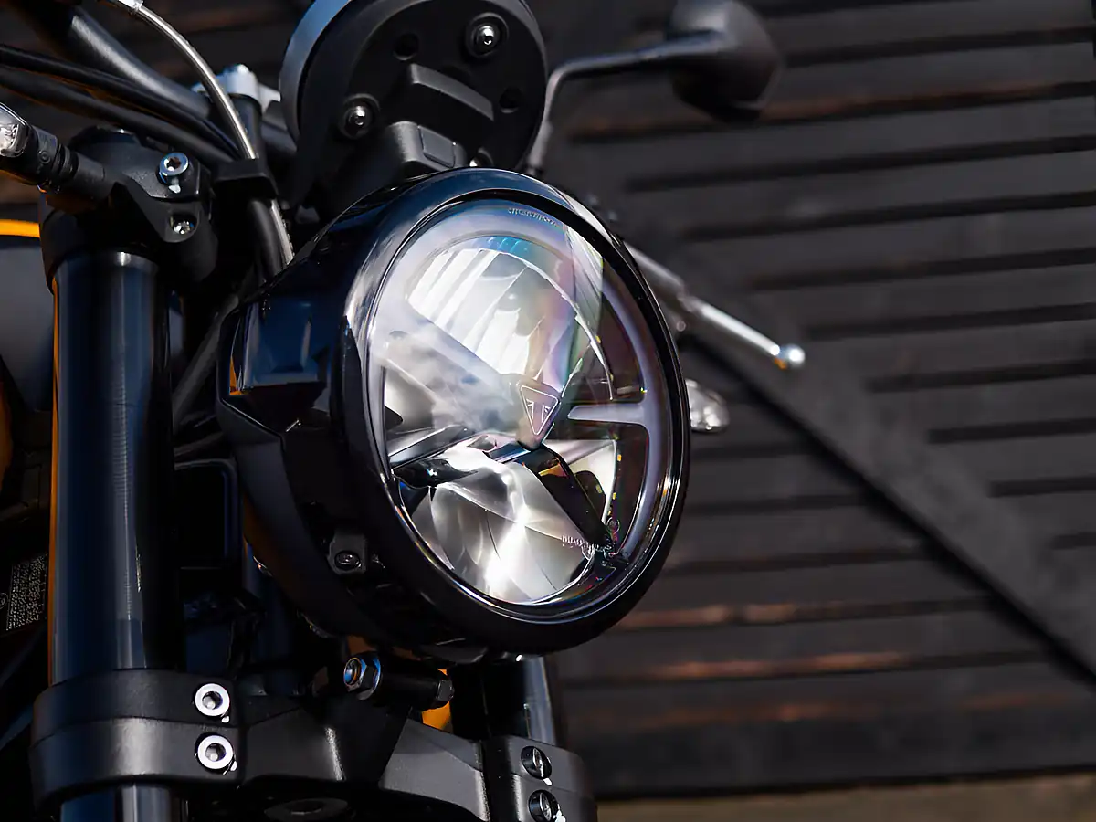 Used 2026 Triumph Trident Cosmic Yellow - Interior and Exterior details 5