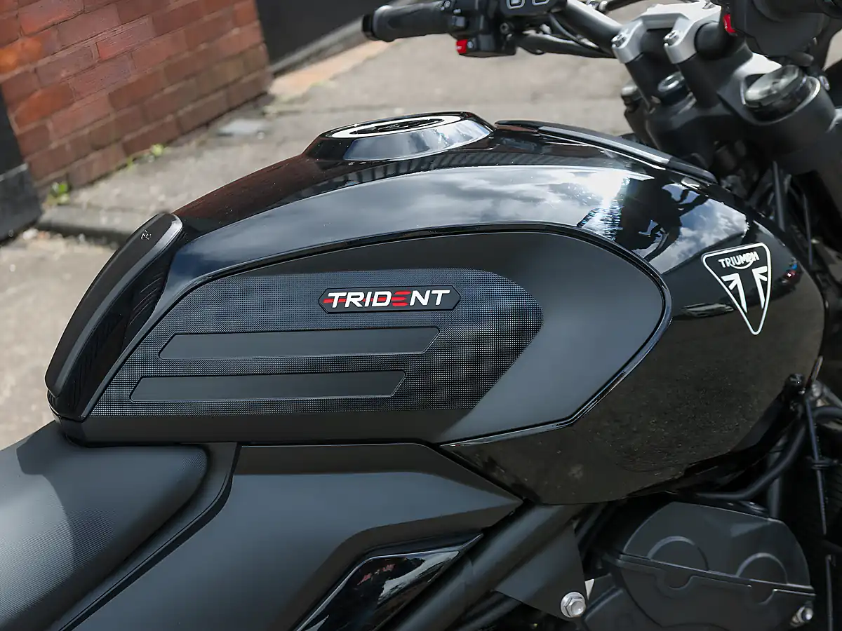 Used 2026 Triumph Trident Jet Black - Interior and Exterior details 16