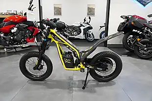 Used 2026 Triumph TXP-16 Racing Yellow - Interior and Exterior details 2