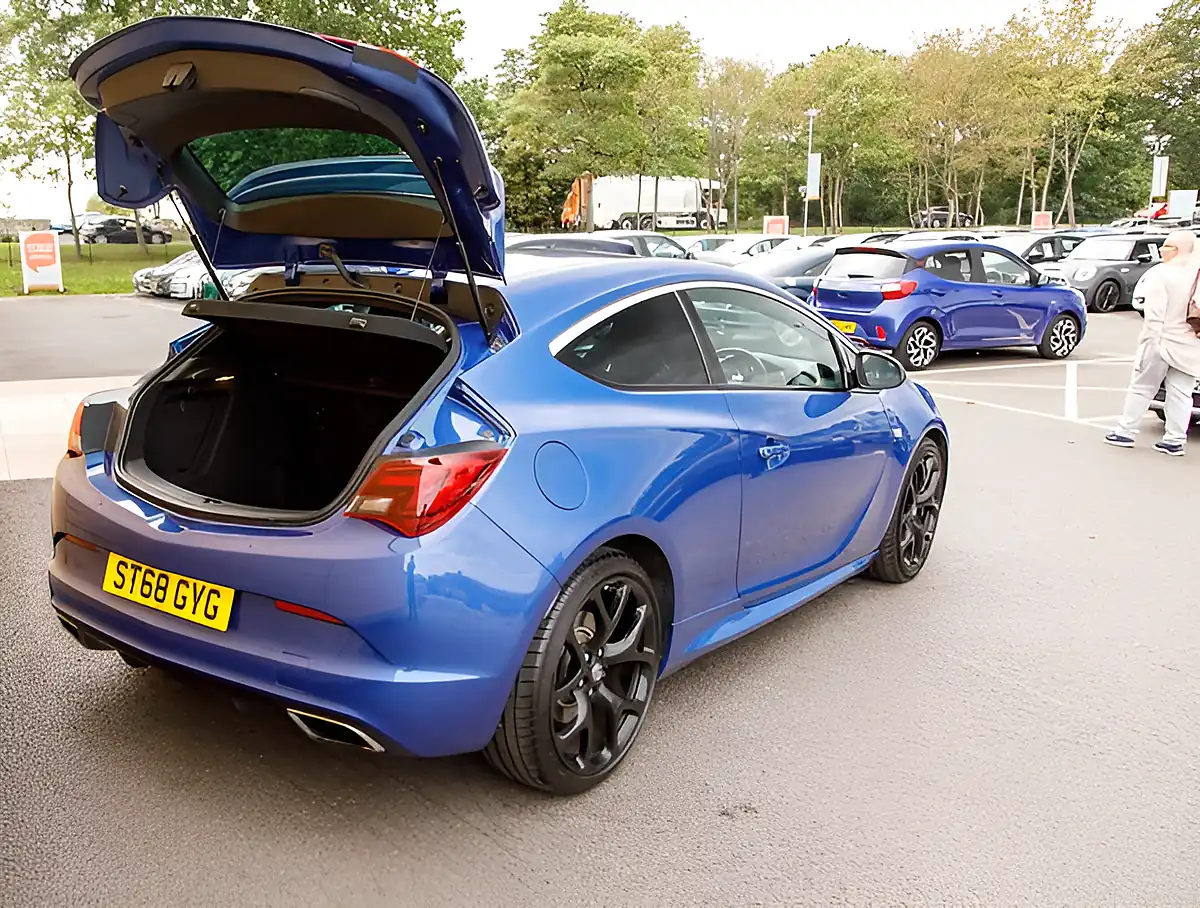 Used 2026 Vauxhall Astra Gtc Vxr Blue - Interior and Exterior details 20