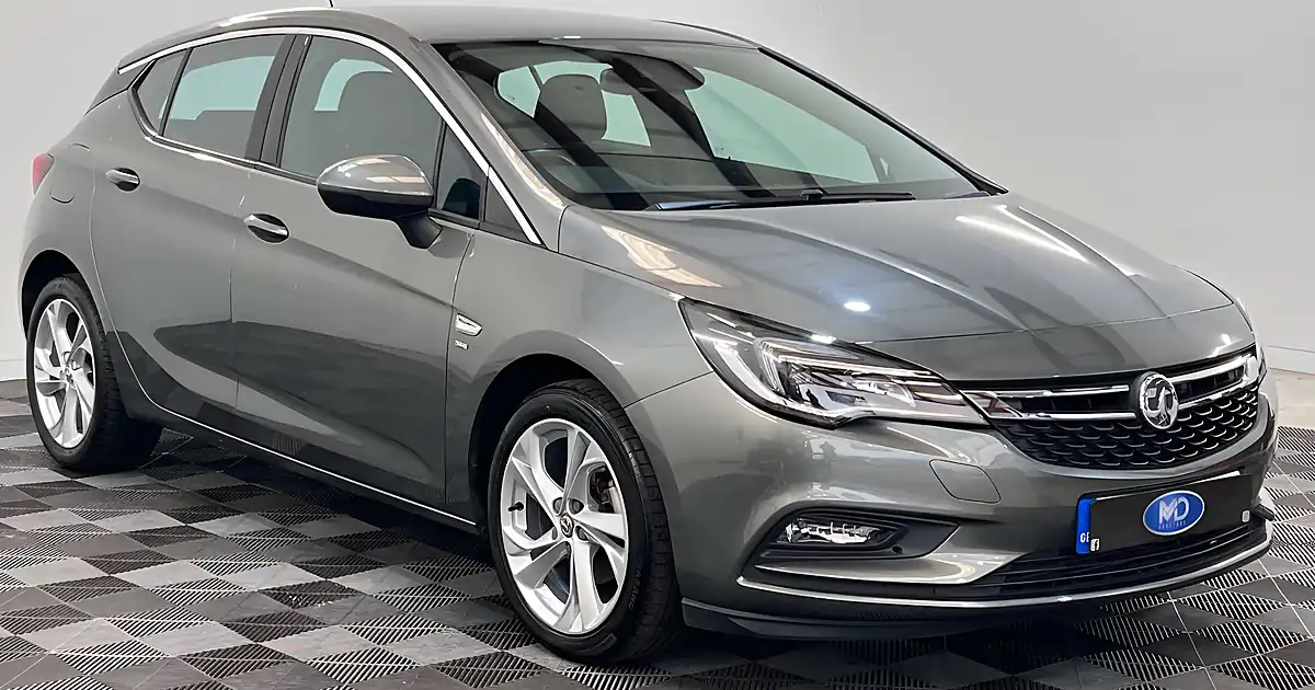 Used 2026 Vauxhall Astra Sri Grey - Front View