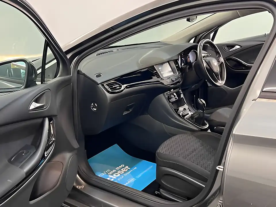 Used 2026 Vauxhall Astra Sri Grey - Interior and Exterior details 11