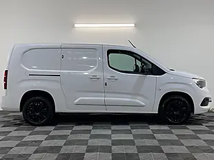Used 2026 Vauxhall Combo 2300 Professional Lwb Kaolin White - Interior and Exterior details 2