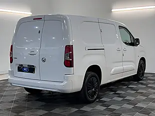 Used 2026 Vauxhall Combo 2300 Professional Lwb Kaolin White - Interior and Exterior details 3