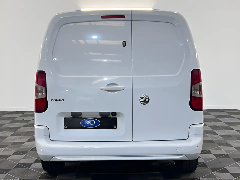 Used 2026 Vauxhall Combo 2300 Professional Lwb Kaolin White - Interior and Exterior details 5