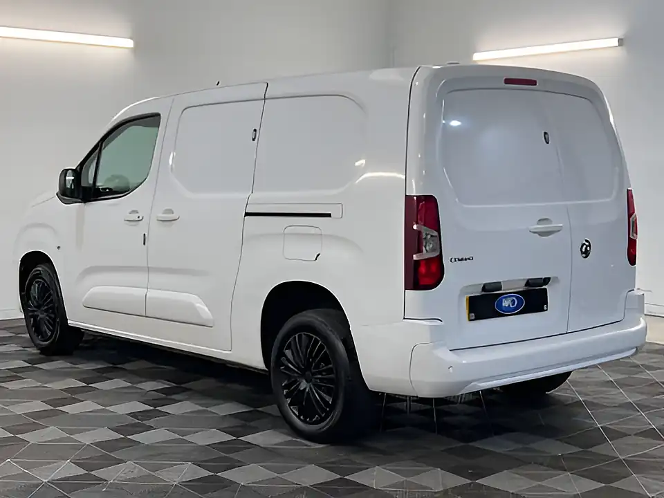 Used 2026 Vauxhall Combo 2300 Professional Lwb Kaolin White - Interior and Exterior details 7