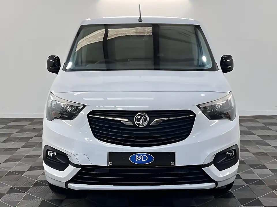Used 2026 Vauxhall Combo 2300 Professional Lwb Kaolin White - Interior and Exterior details 9