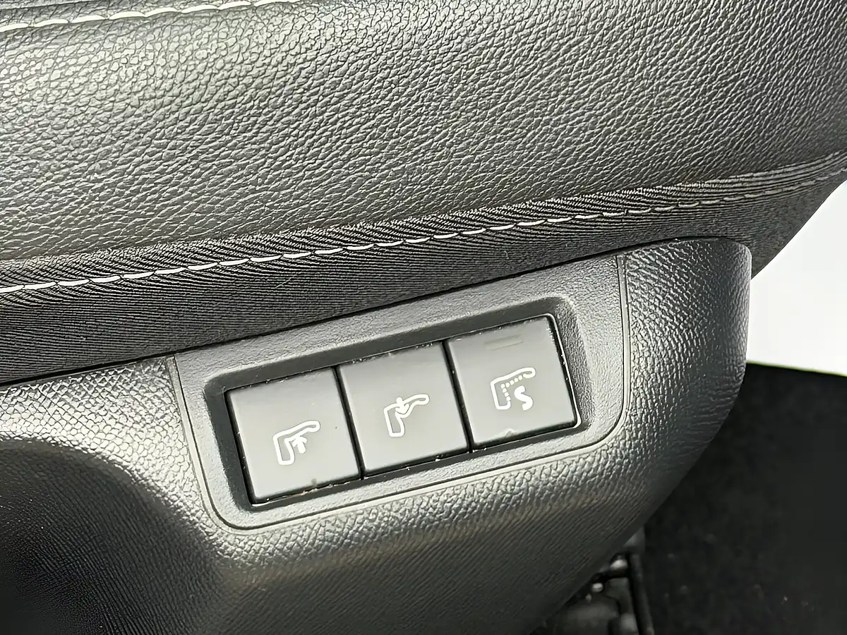 Used 2026 Vauxhall Mokka Ultimate Blue - Interior and Exterior details 12