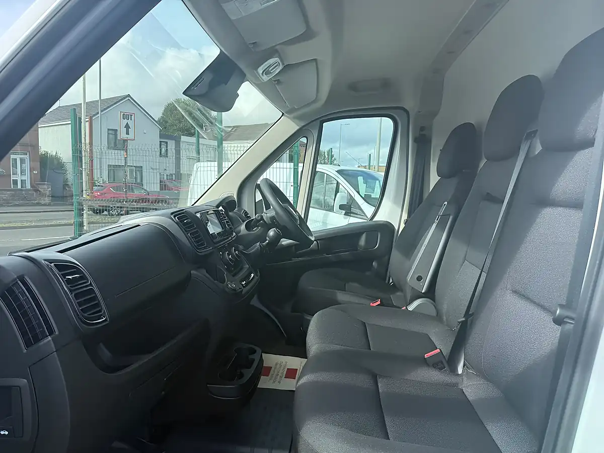 Used 2026 Vauxhall Movano Prime Kaolin White (solid Colour) - Interior and Exterior details 11
