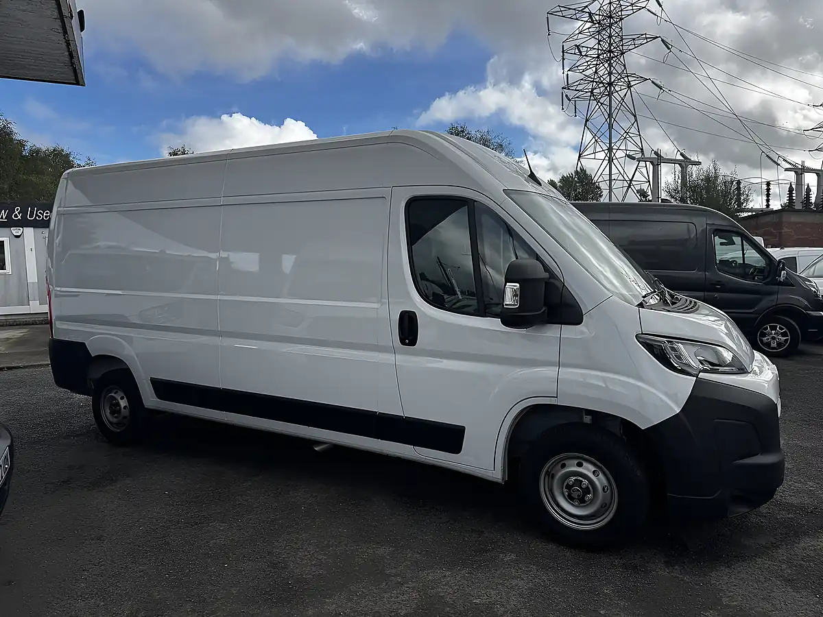 Used 2026 Vauxhall Movano Prime Kaolin White (solid Colour) - Interior and Exterior details 4
