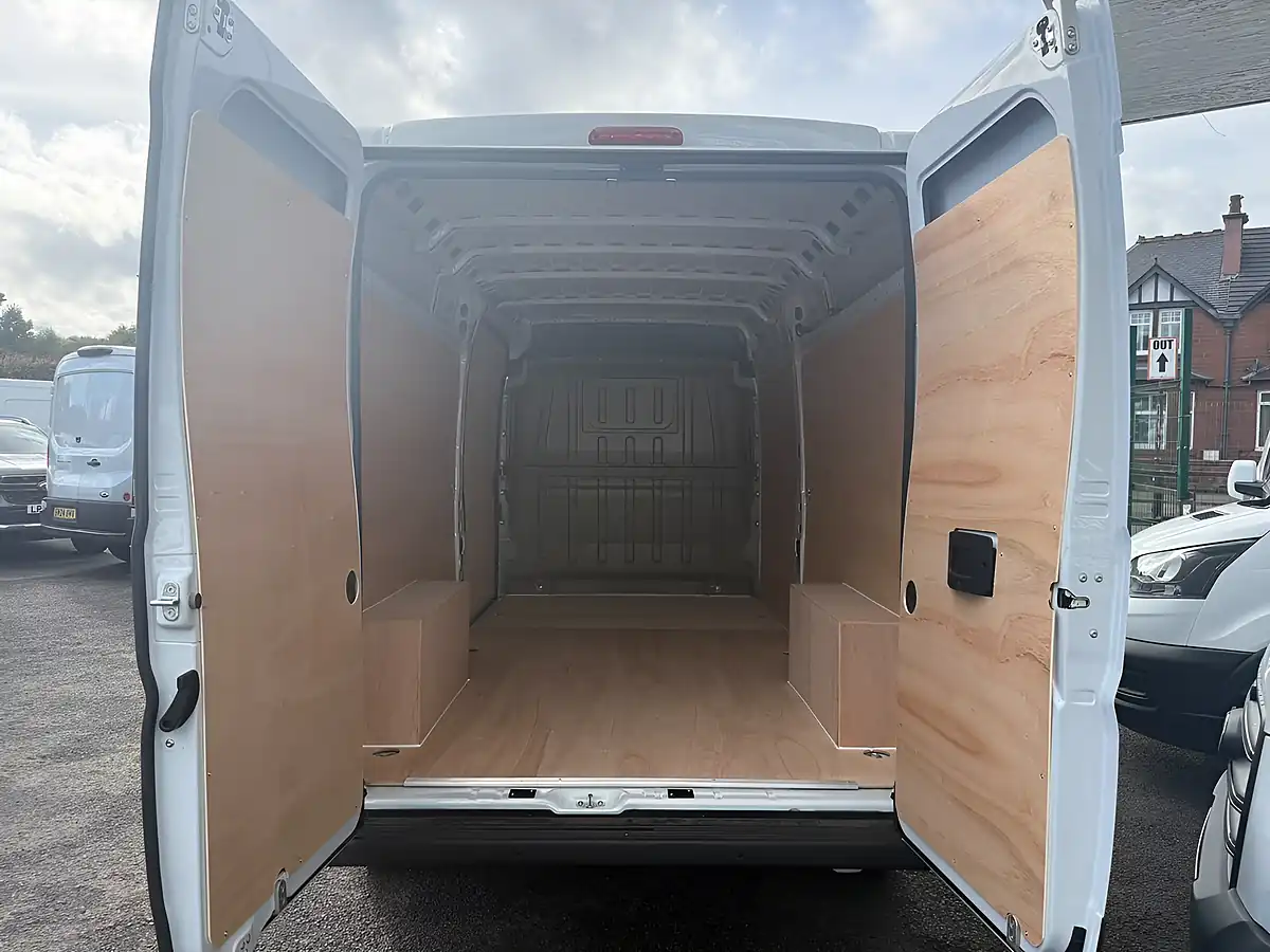 Used 2026 Vauxhall Movano Prime Kaolin White (solid Colour) - Interior and Exterior details 7