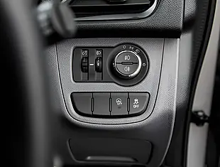 Used 2026 Vauxhall Viva Sl Silver - Interior and Exterior details 10