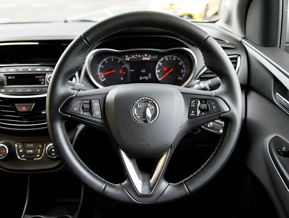 Used 2026 Vauxhall Viva Sl Silver - Interior and Exterior details 13