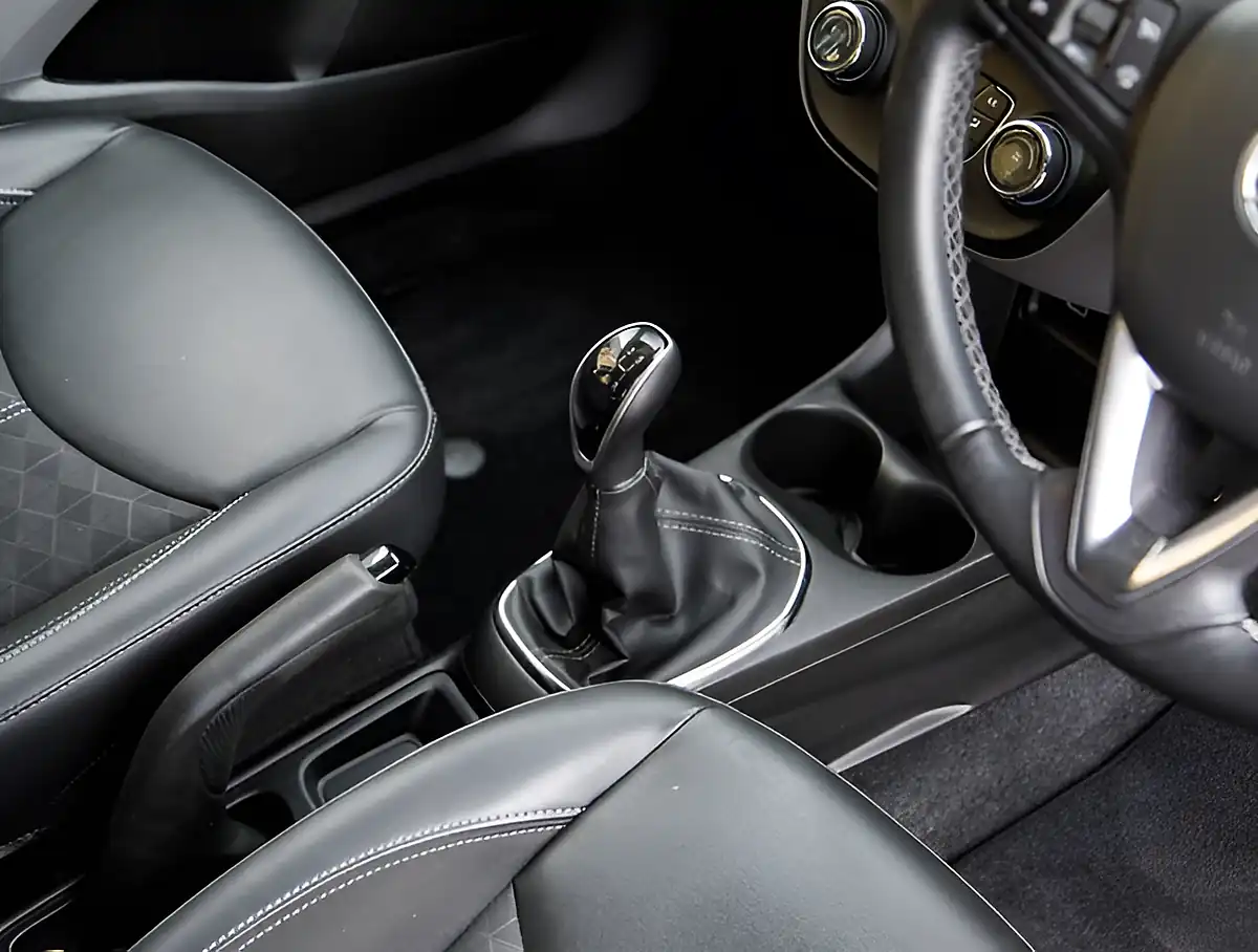 Used 2026 Vauxhall Viva Sl Silver - Interior and Exterior details 17