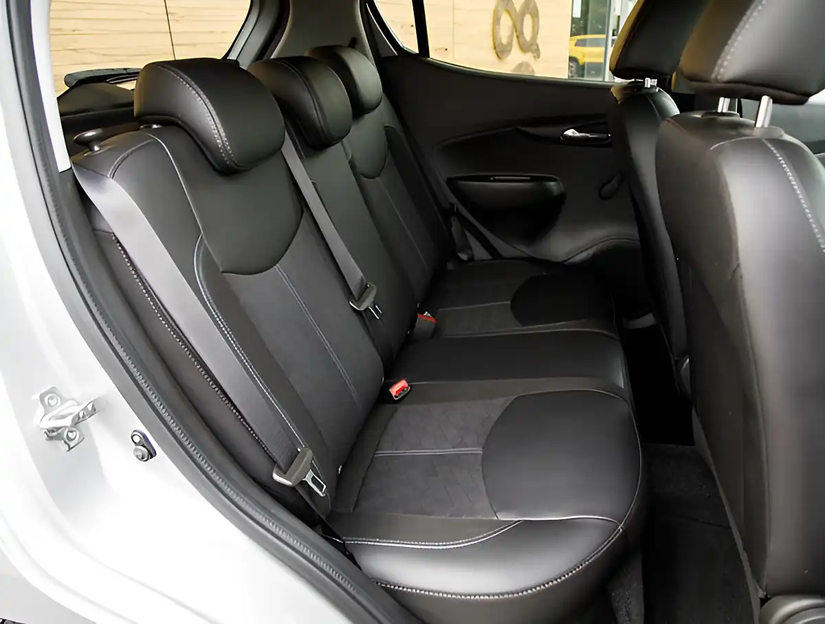 Used 2026 Vauxhall Viva Sl Silver - Interior and Exterior details 19