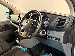 Used 2026 Vauxhall Vivaro Dynamic Kaolin White - Interior and Exterior details 13