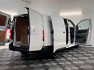 Used 2026 Vauxhall Vivaro Dynamic Kaolin White - Interior and Exterior details 16