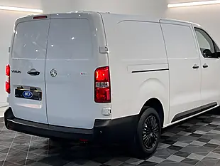 Used 2026 Vauxhall Vivaro Dynamic Kaolin White - Interior and Exterior details 18