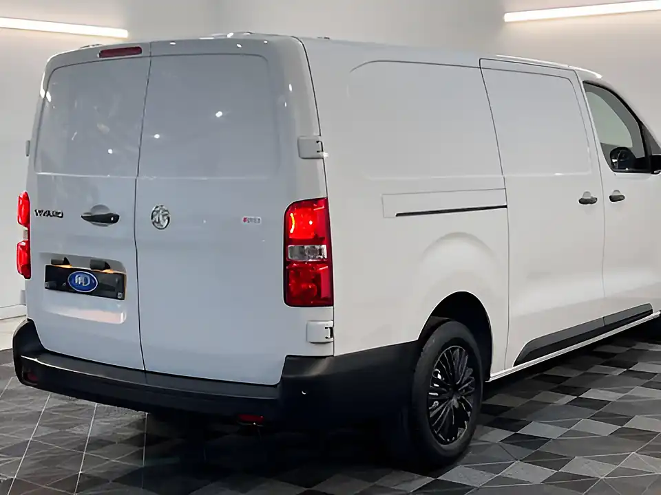 Used 2026 Vauxhall Vivaro Dynamic Kaolin White - Interior and Exterior details 18