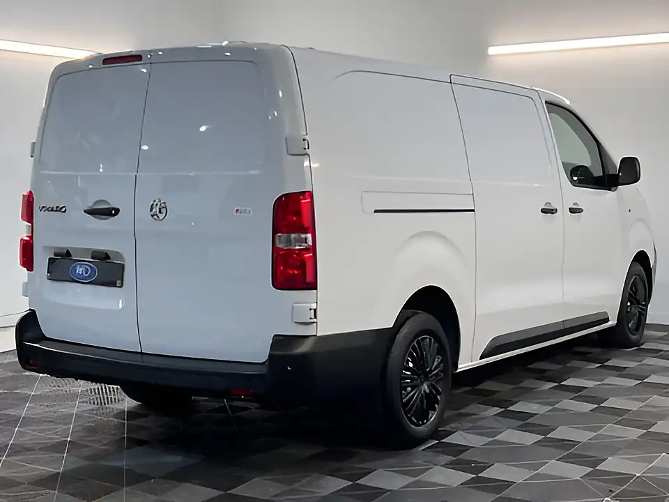 Used 2026 Vauxhall Vivaro Dynamic Kaolin White - Interior and Exterior details 3