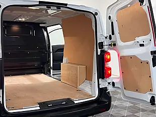 Used 2026 Vauxhall Vivaro Prime Kaolin White - Interior and Exterior details 14